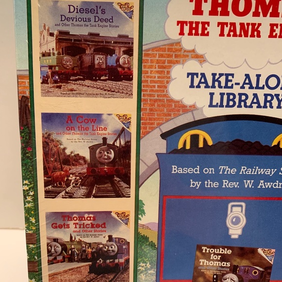 NWT THOMAS THE TANK ENGINE TAKE- ALONG LIBRARY. - Picture 6 of 9